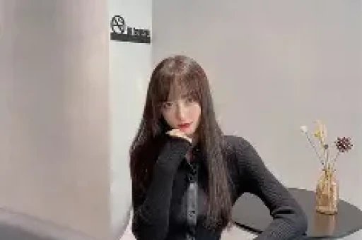 小八卦：盘点多位明星的热辣话题与商业动向